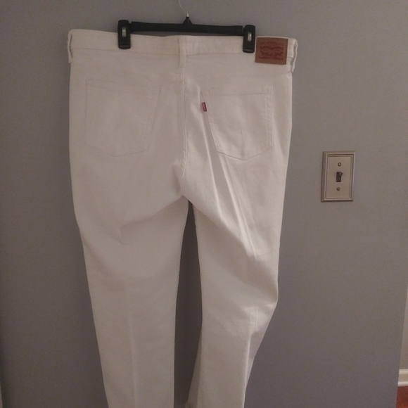 Levi Ripped Jeans - Picture 2 of 5